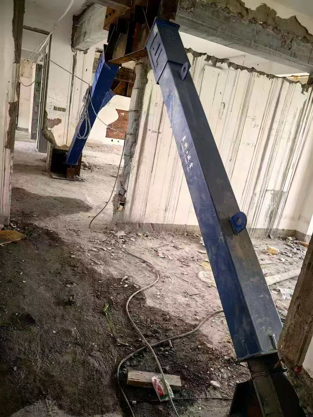 自贡柱子粘钢加固施工工艺